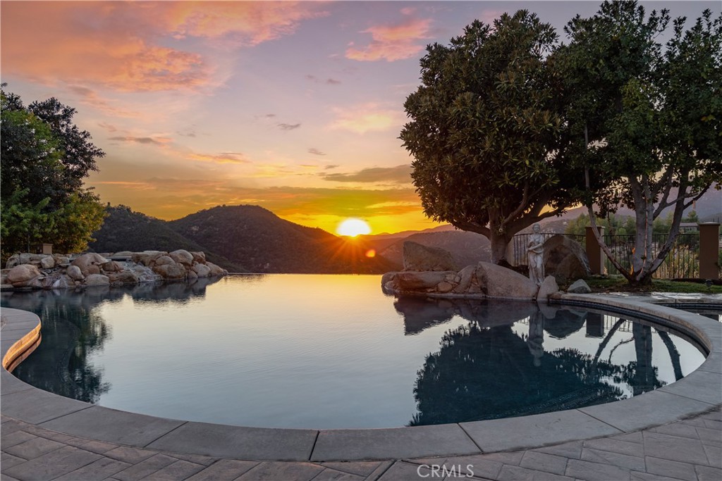 38760 Vista Del Bosque