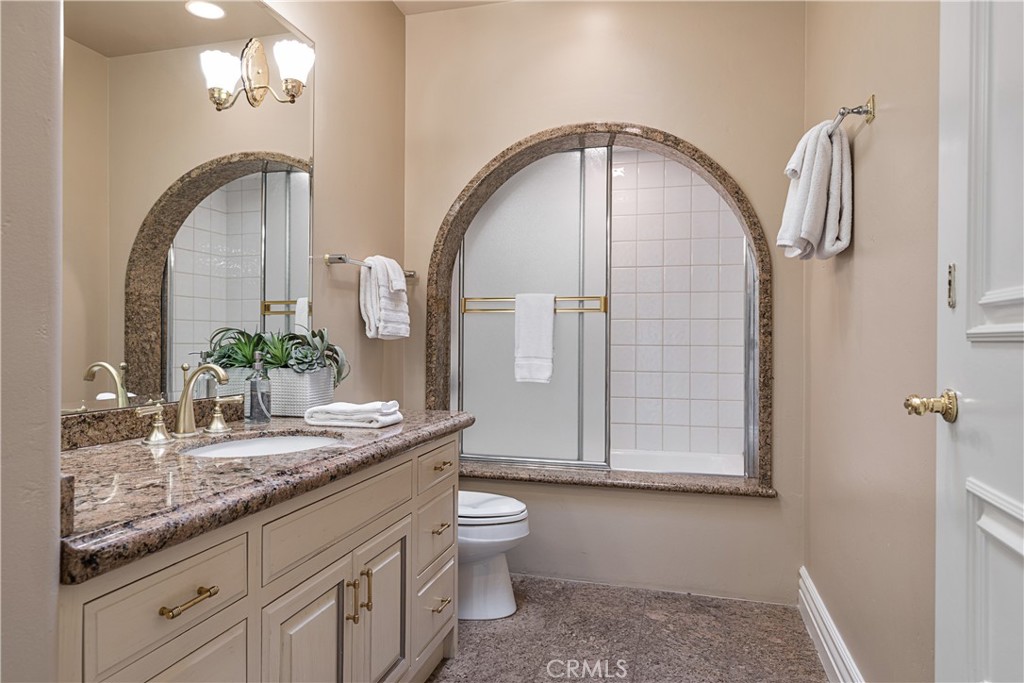 38760 Vista Del Bosque