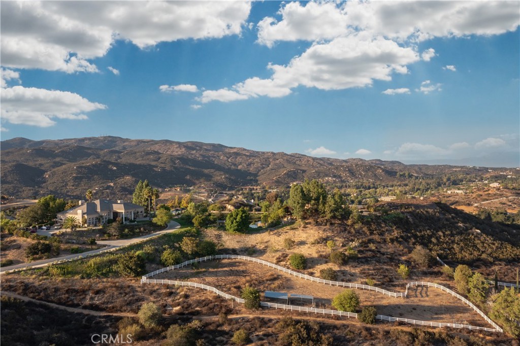 38760 Vista Del Bosque