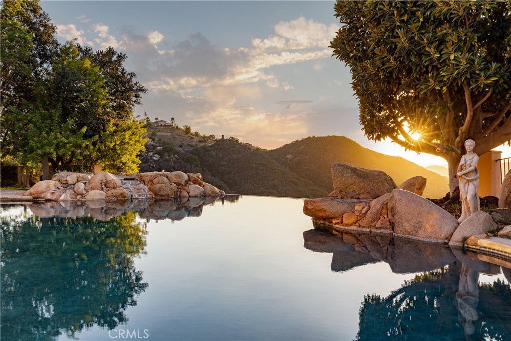 38760 Vista Del Bosque