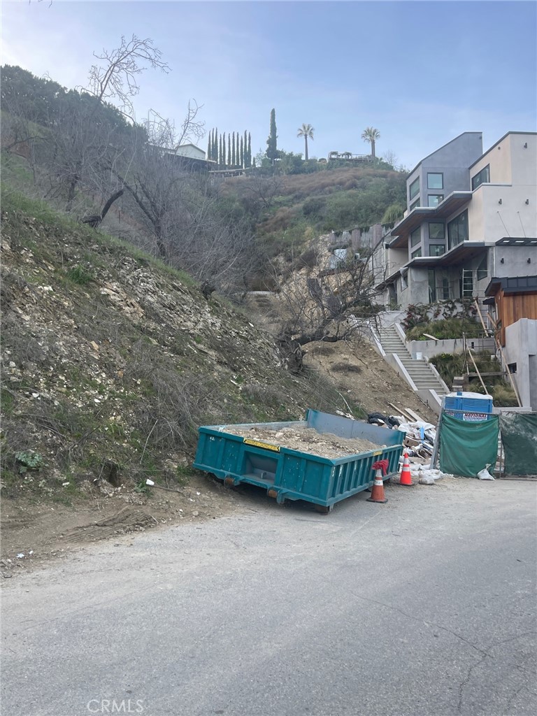 3747 Camino De La Cumbre