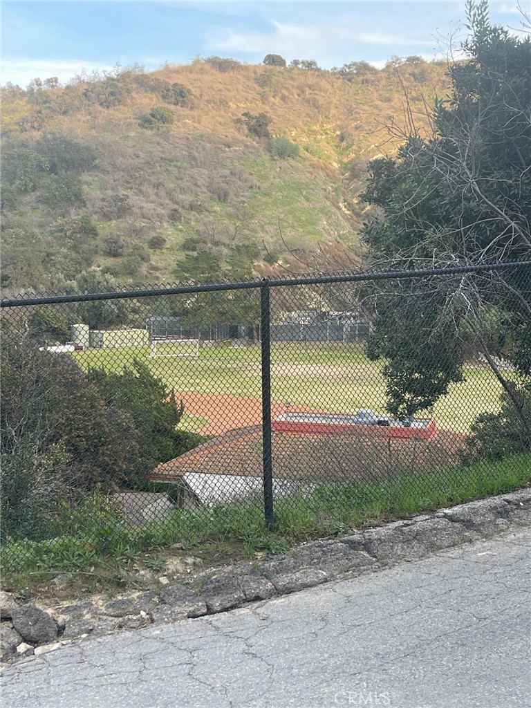 3747 Camino De La Cumbre