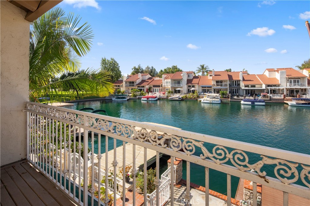 22025 Arrowhead Lane