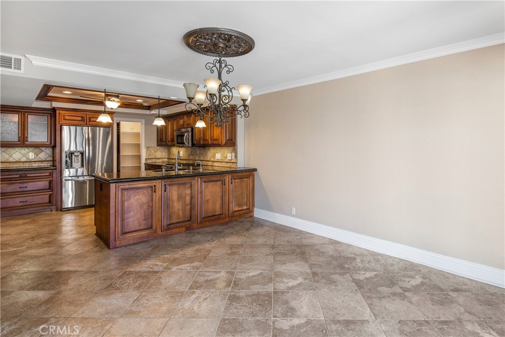 22025 Arrowhead Lane