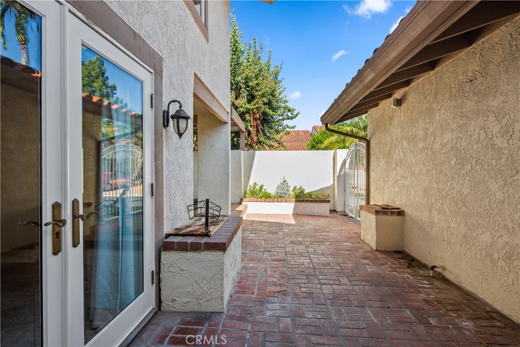 22025 Arrowhead Lane