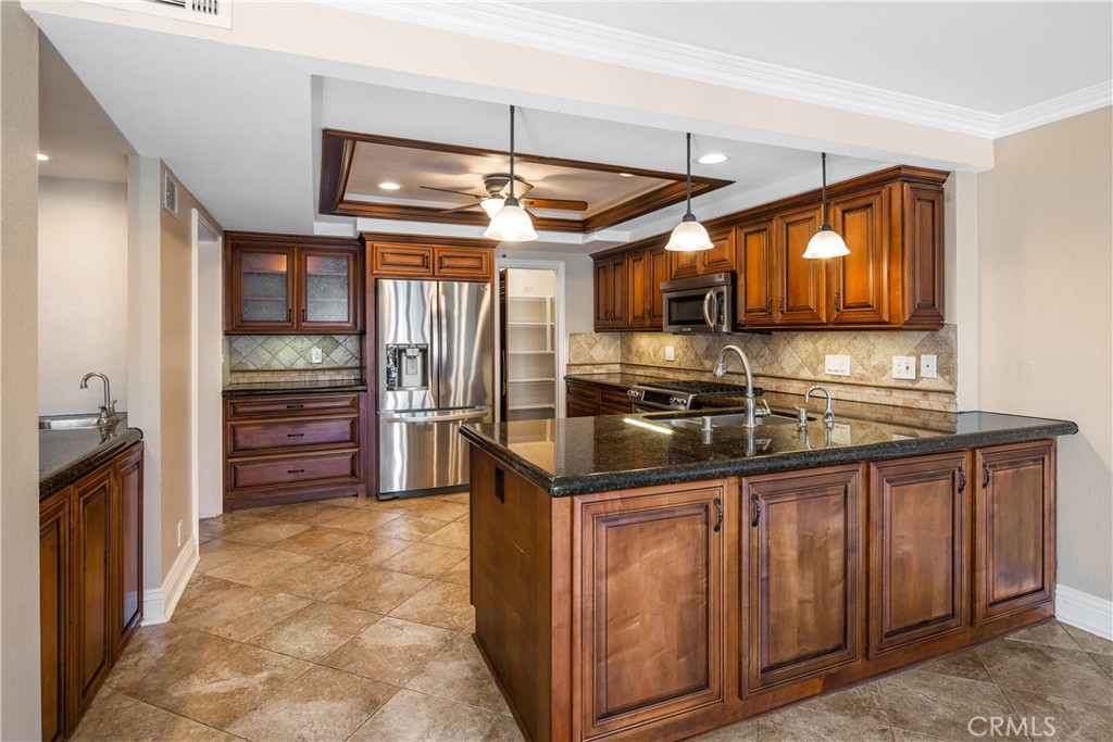 22025 Arrowhead Lane