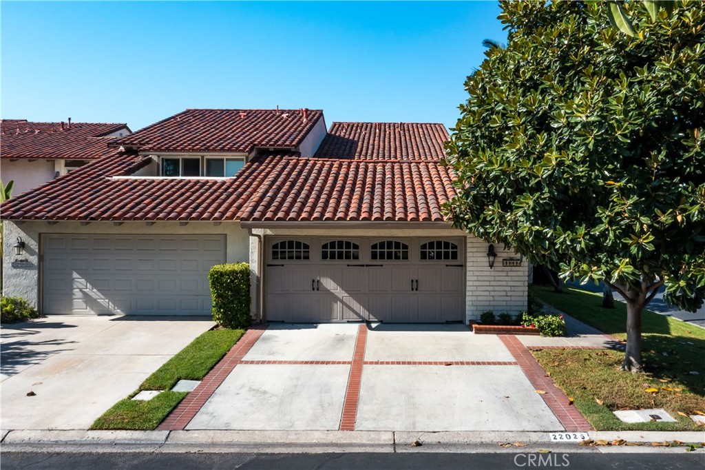 22025 Arrowhead Lane