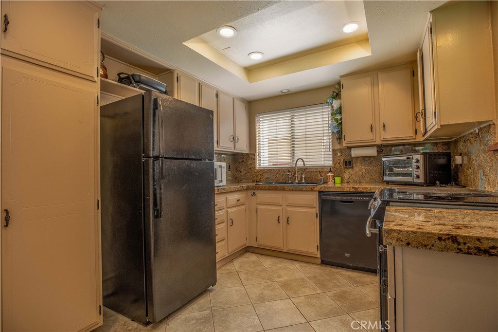 2386 Via Mariposa W 3G