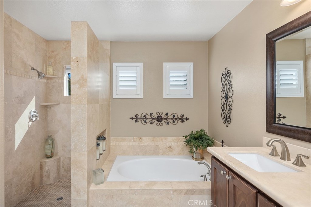 100 Mira Mesa