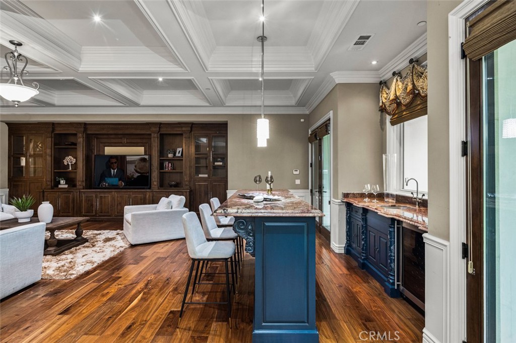 1122 S Santa Anita Avenue