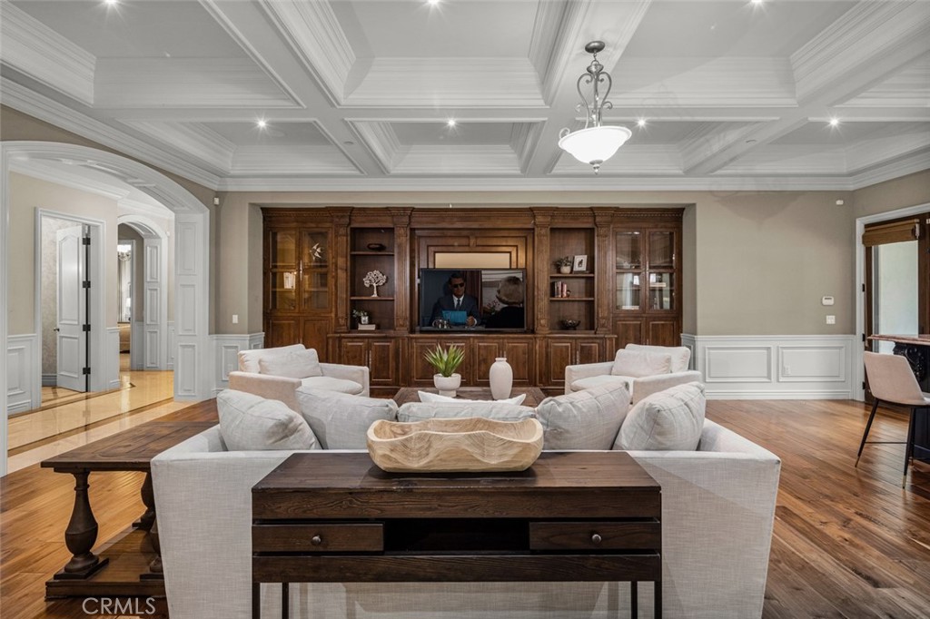 1122 S Santa Anita Avenue