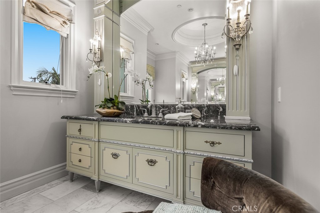 1122 S Santa Anita Avenue