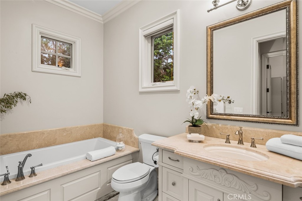 1122 S Santa Anita Avenue