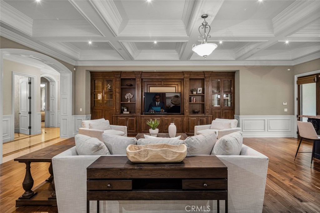 1122 S Santa Anita Avenue