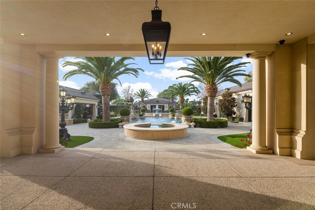 61 Palm Hill Lane