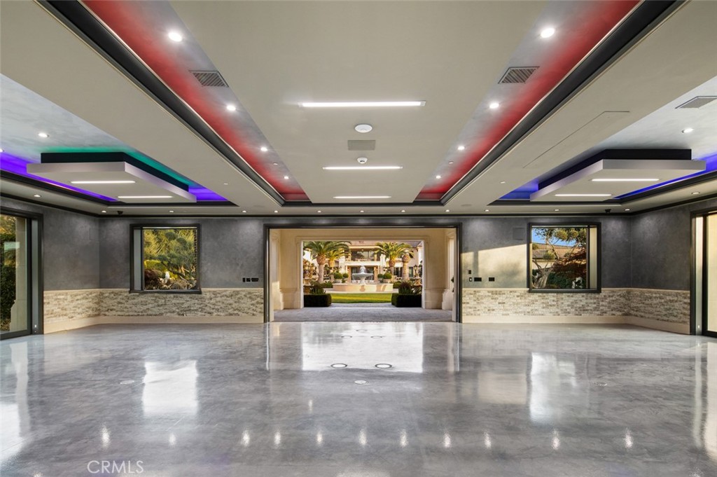 61 Palm Hill Lane