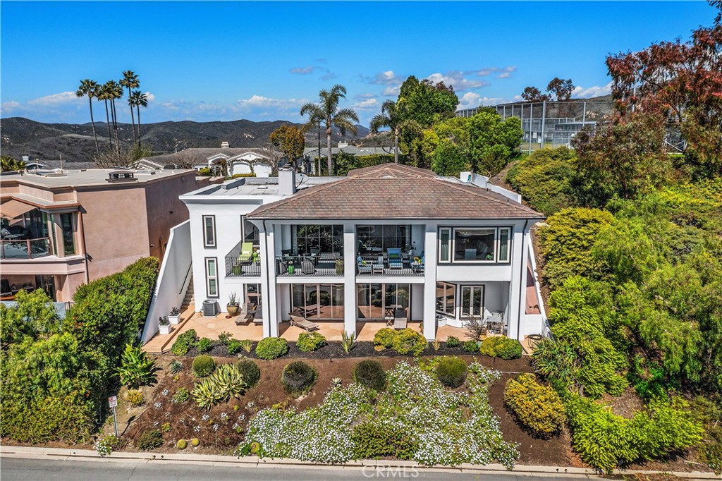 1598 Skyline Drive