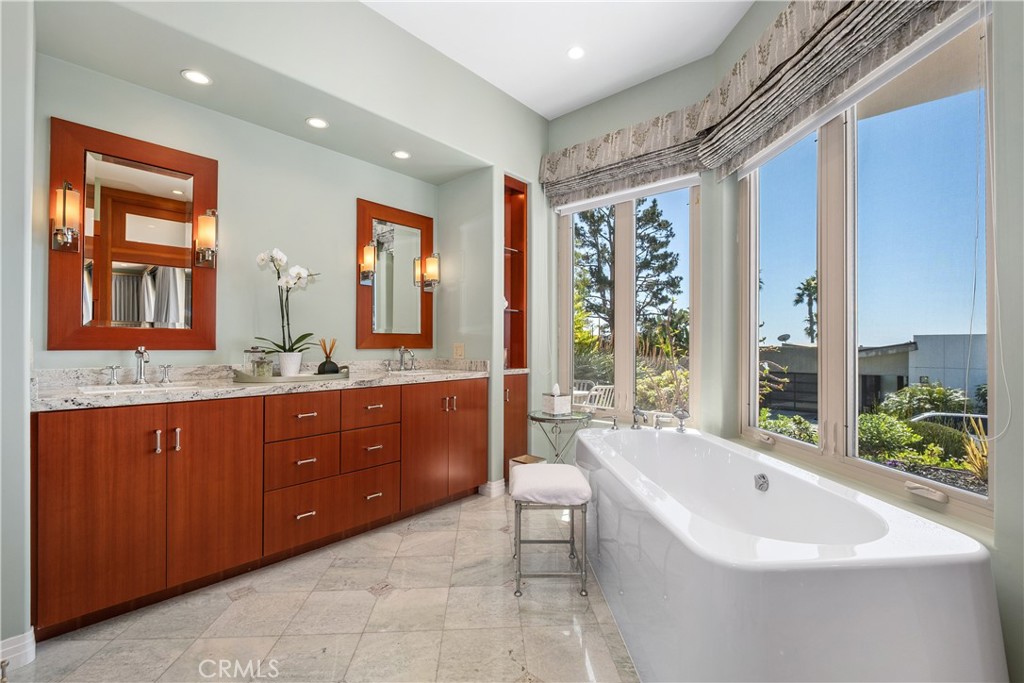 1598 Skyline Drive