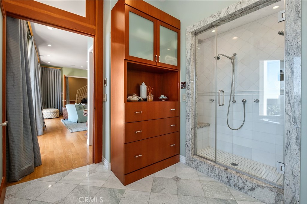 1598 Skyline Drive