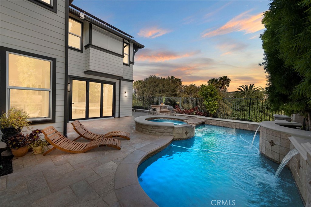 34 Vela Court