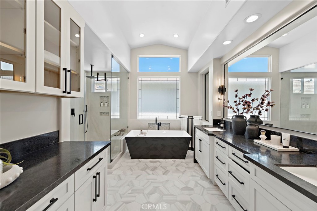34 Vela Court