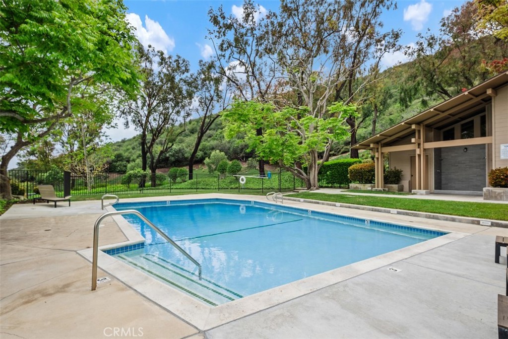 14 Woodsong Drive