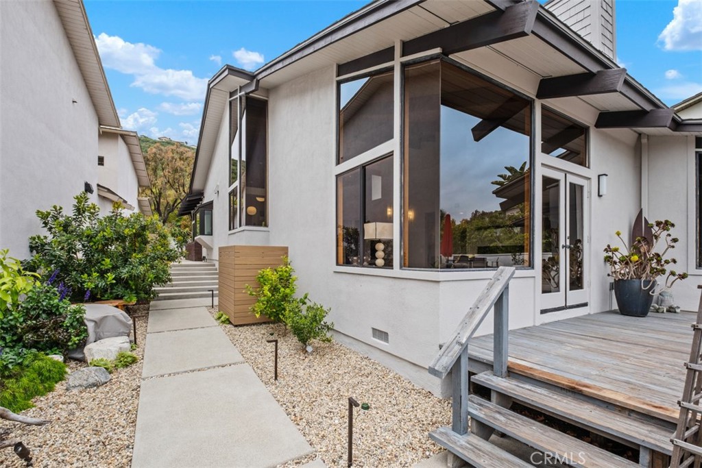 14 Woodsong Drive
