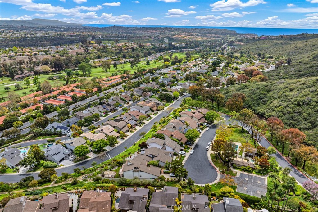 14 Woodsong Drive