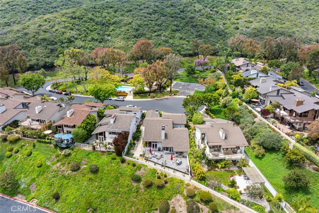 14 Woodsong Drive