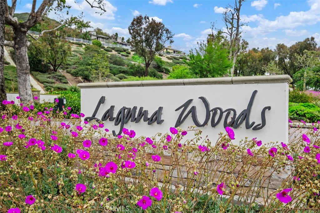 14 Woodsong Drive
