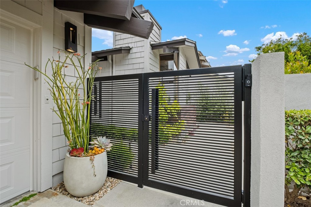 14 Woodsong Drive