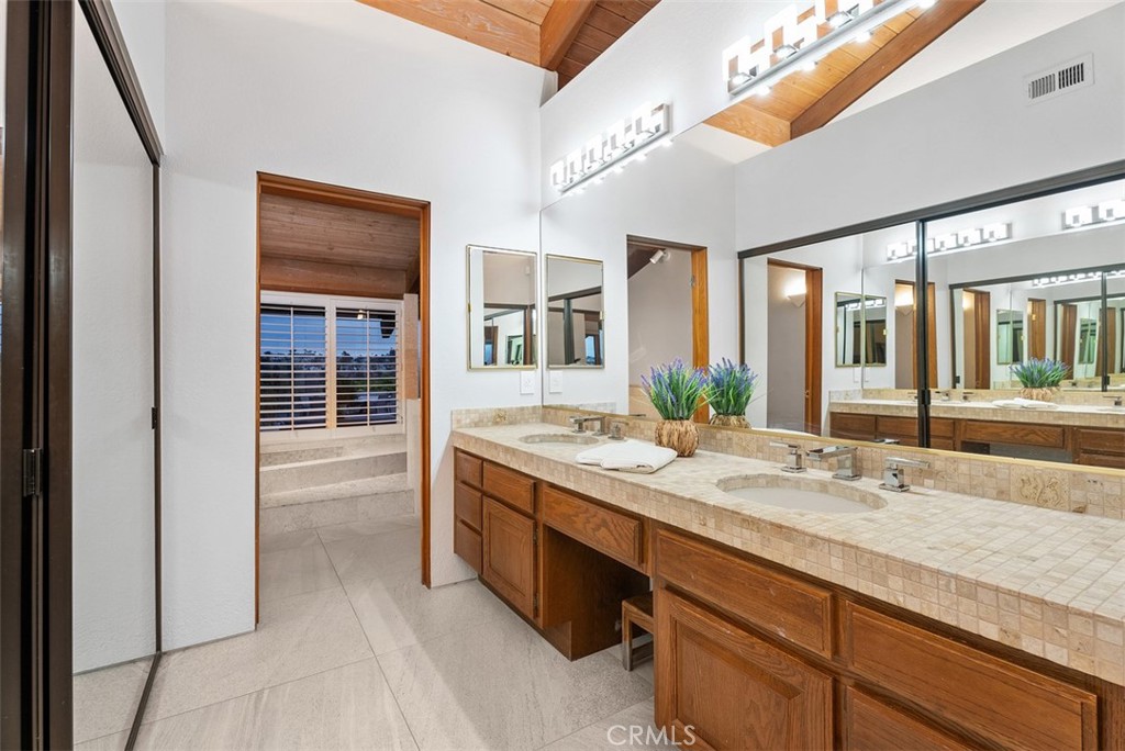 14 Woodsong Drive