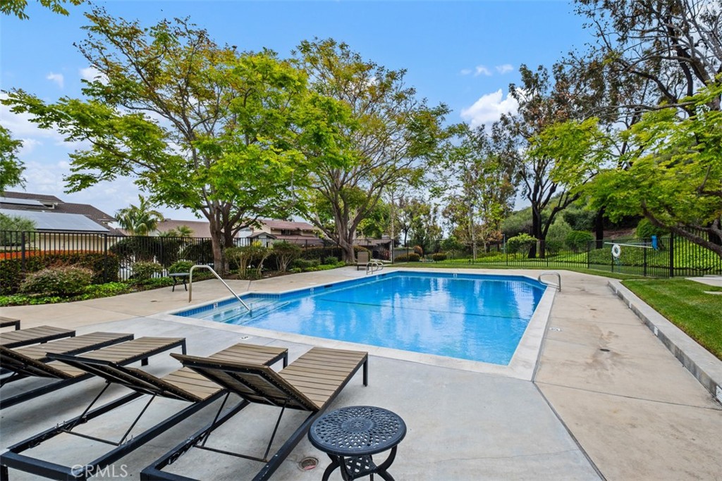14 Woodsong Drive