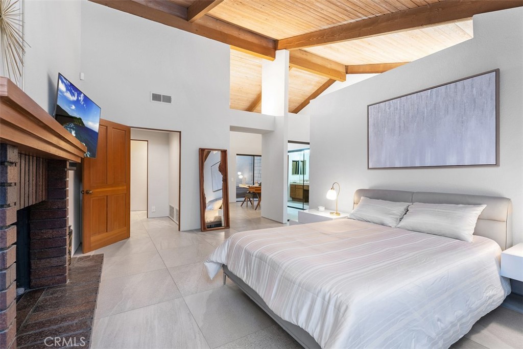 14 Woodsong Drive