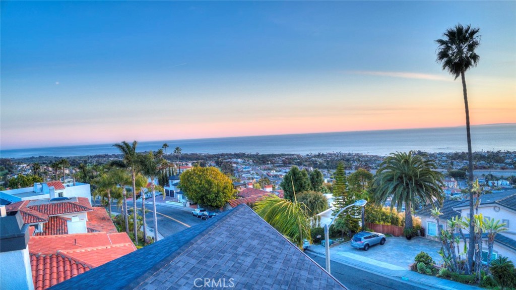 1703 Avenida Salvador