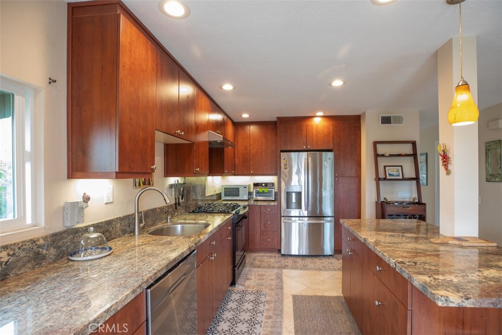 4 Amherst