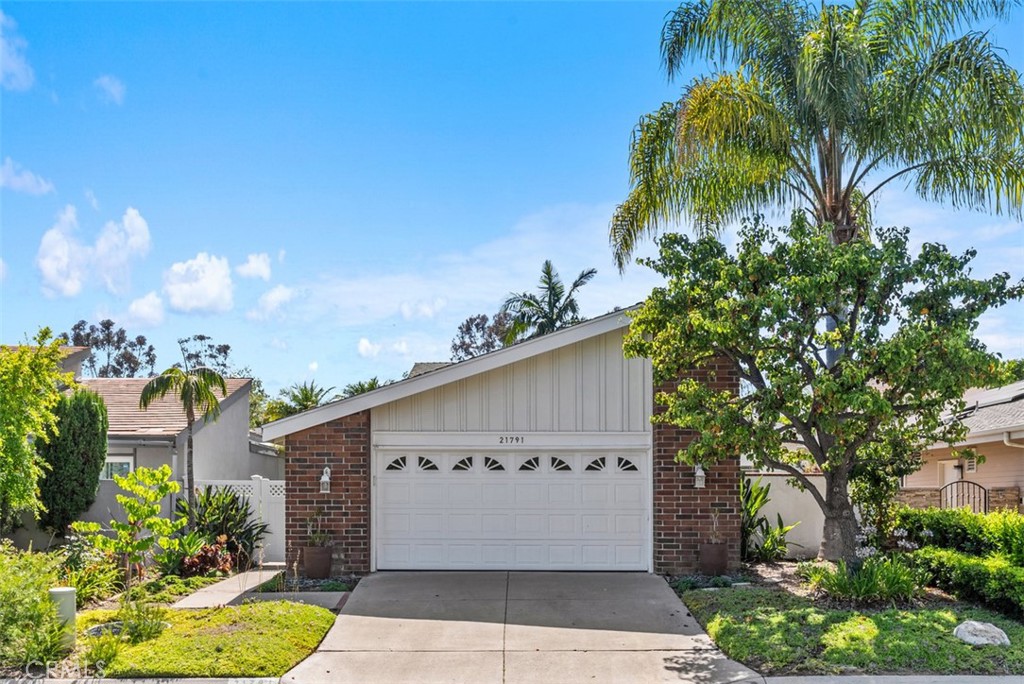 21791 Meadowview Lane