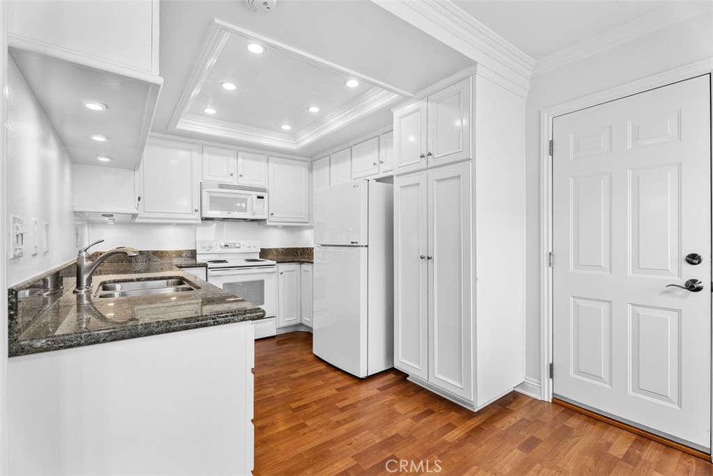 21791 Meadowview Lane