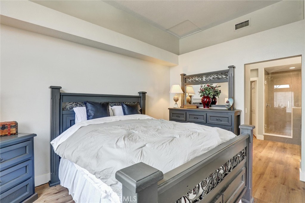 25072 Leucadia Street E