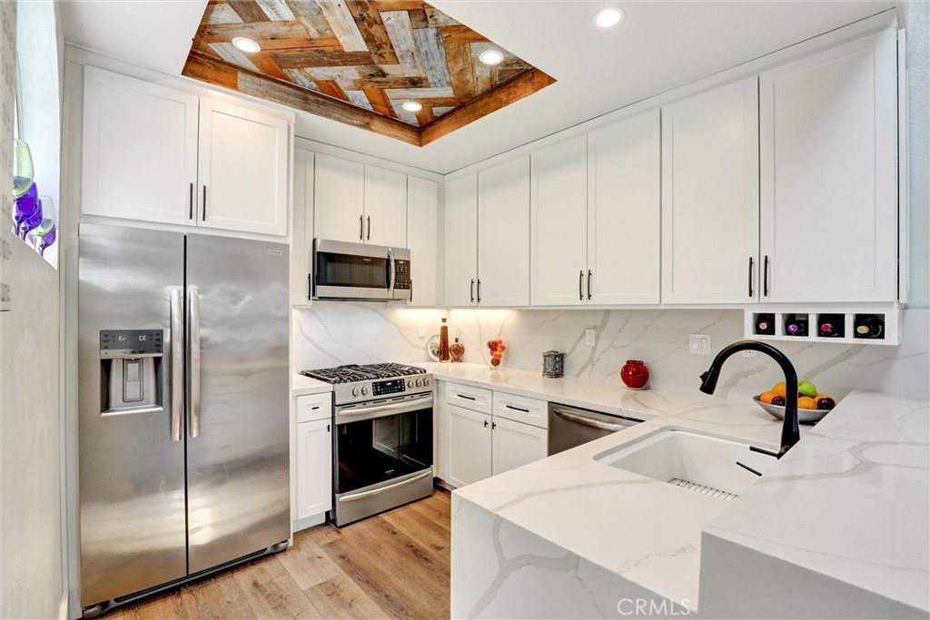 25072 Leucadia Street E