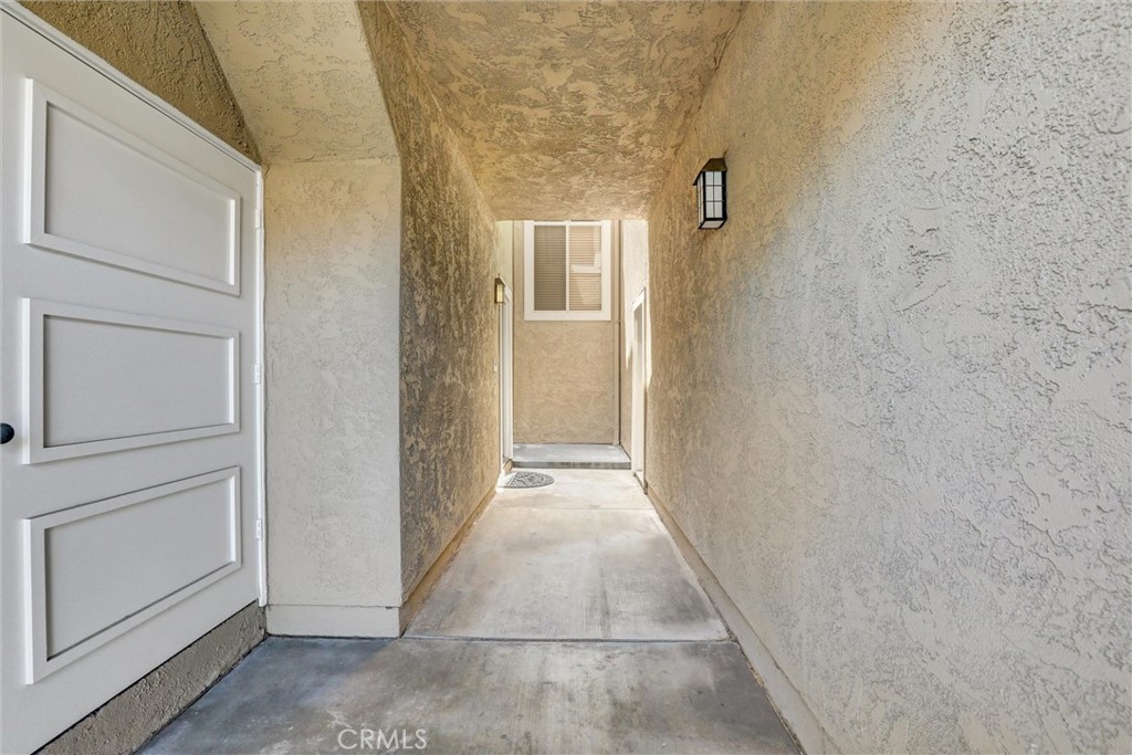 25072 Leucadia Street E