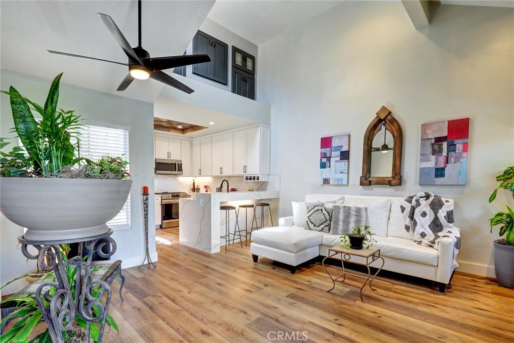 25072 Leucadia Street E