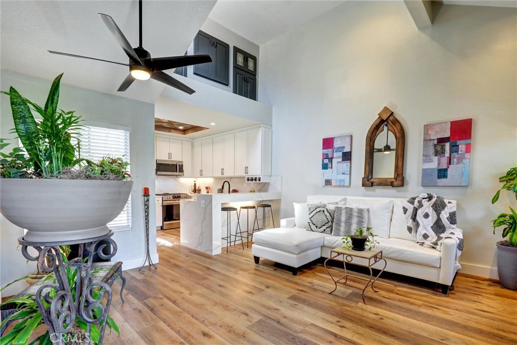 25072 Leucadia Street E