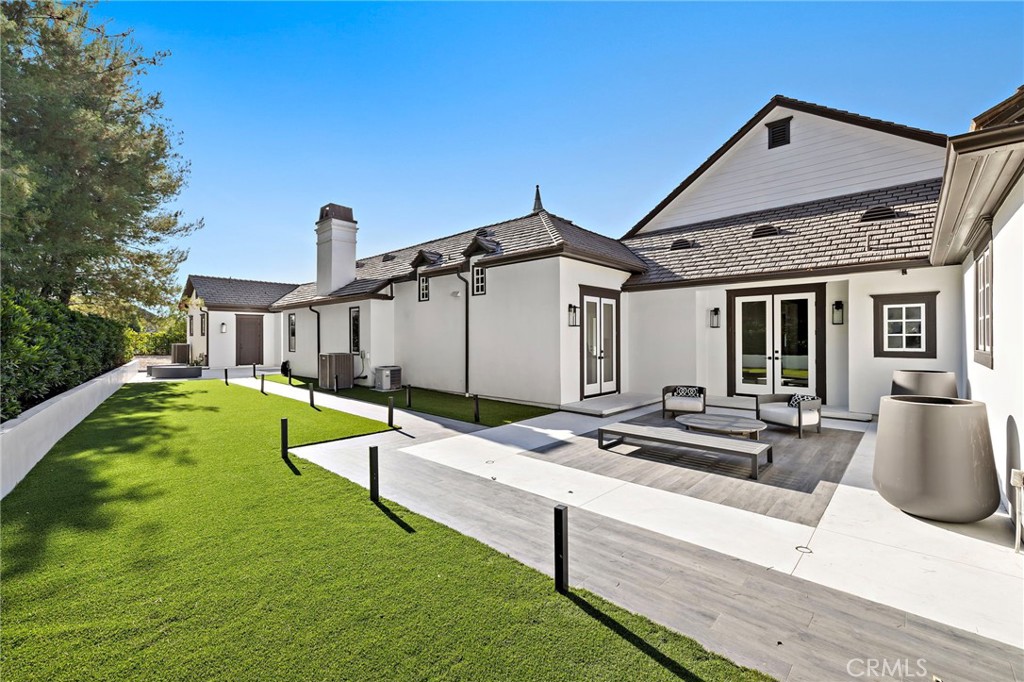 1 Falconridge Drive