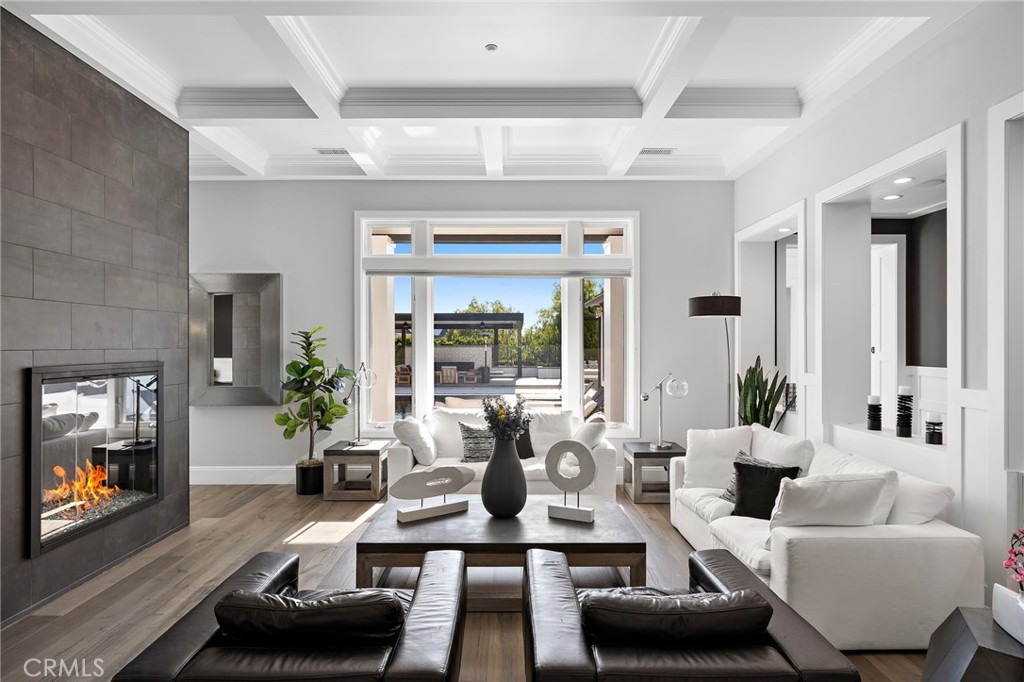 1 Falconridge Drive