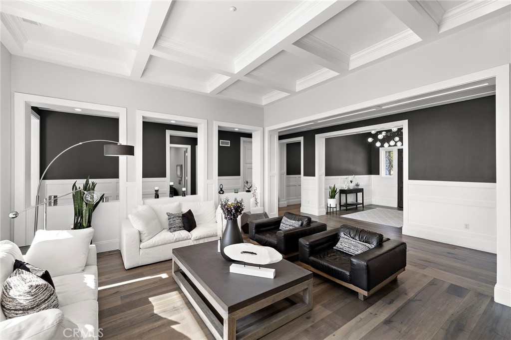 1 Falconridge Drive