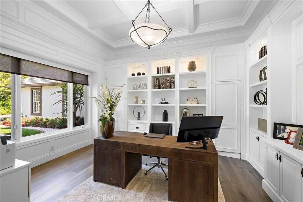 1 Falconridge Drive