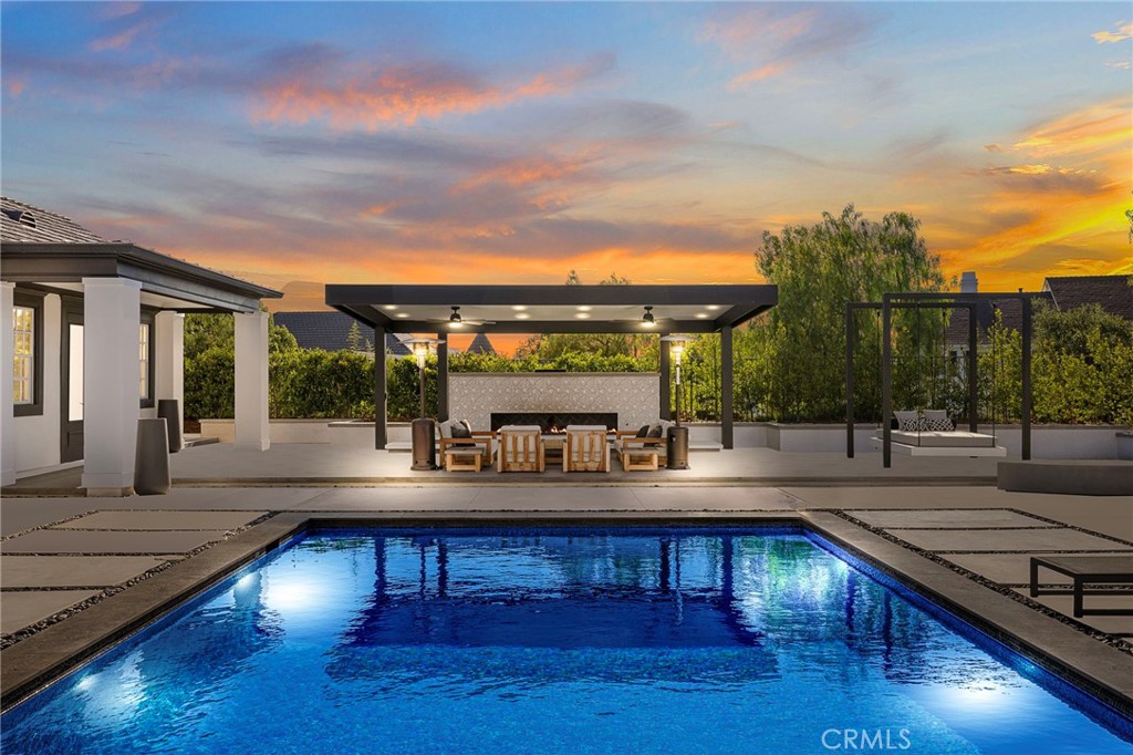1 Falconridge Drive