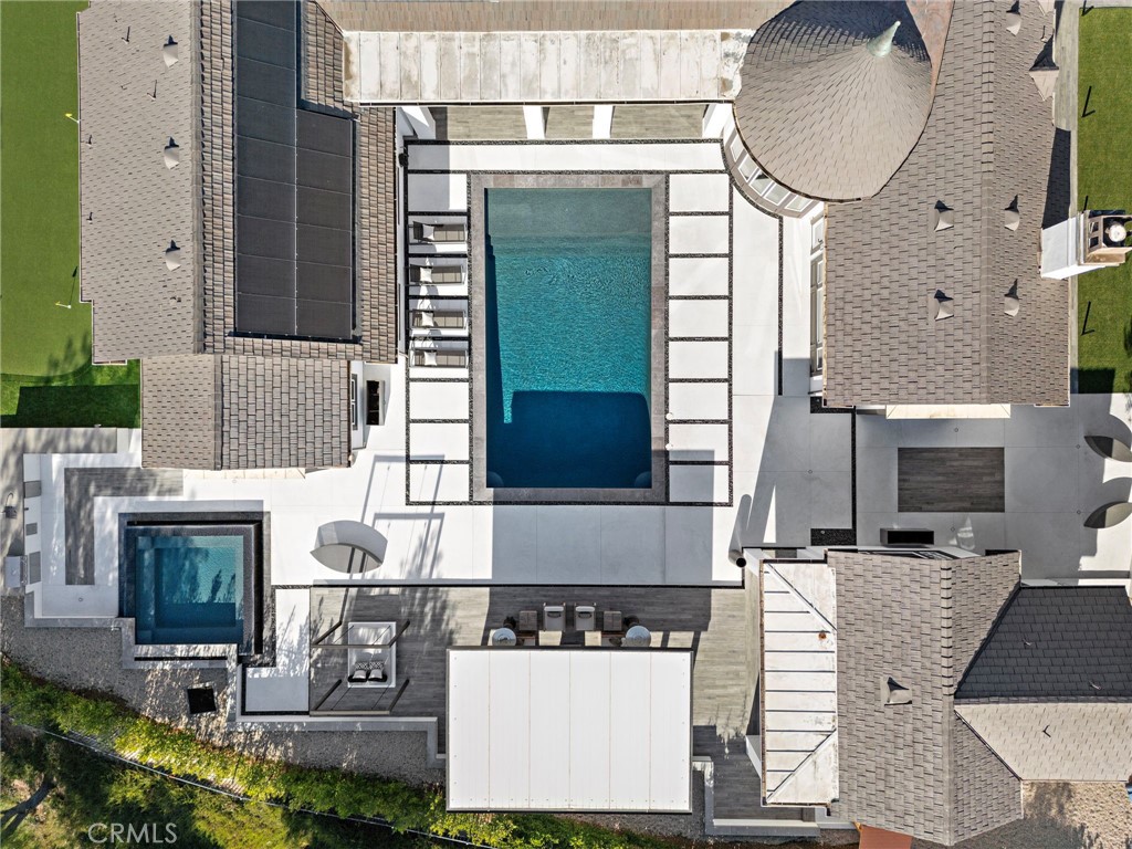1 Falconridge Drive