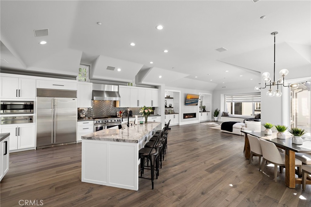 1 Falconridge Drive